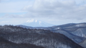 写真は雪晴れの岩木山