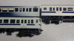 写真はアイボリーAの試し塗り状況