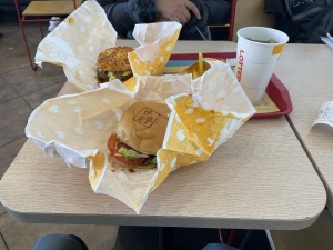 写真は韓牛プルコギバーガー 写真は韓牛プルコギバーガー