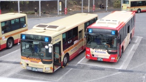 写真は大船駅ロータリーに停まる神奈中バス 写真は大船駅ロータリーに停まる神奈中バス