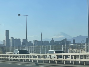 写真は首都高速湾岸線から撮った富士山